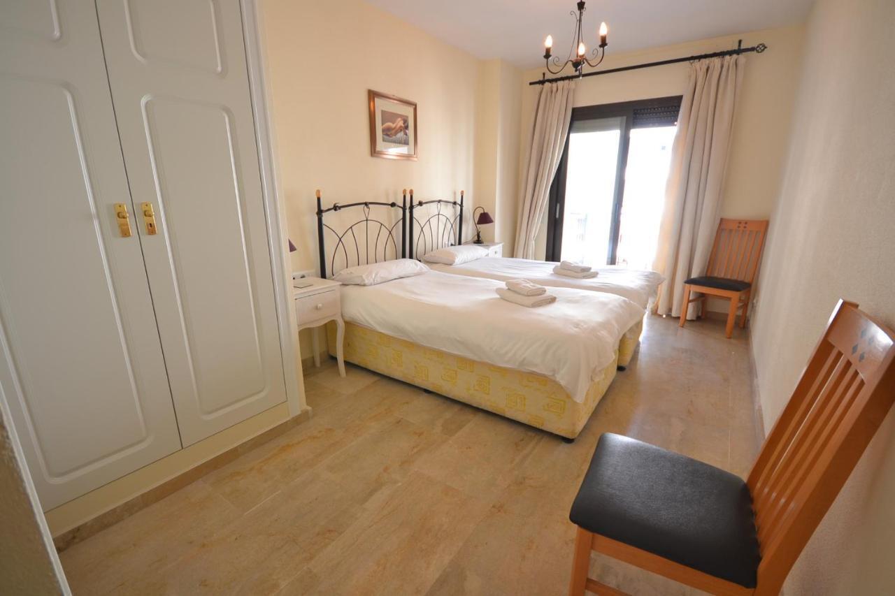 marina real 425 Apartment Manilva Exterior foto